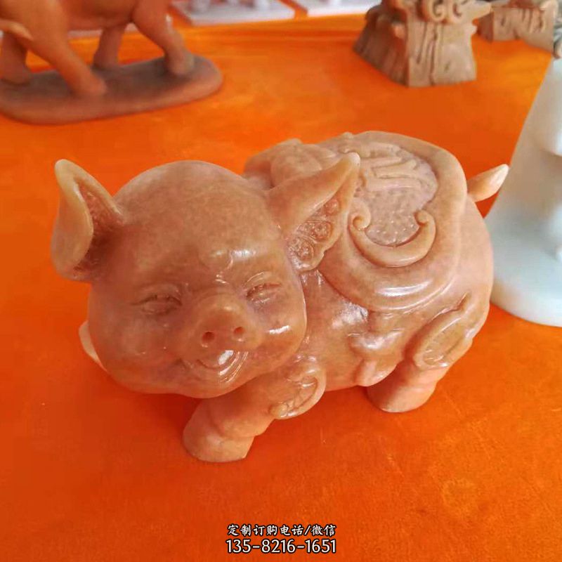晚霞红大理石招财猪雕塑-企业商场创意生肖动物风水摆件图片