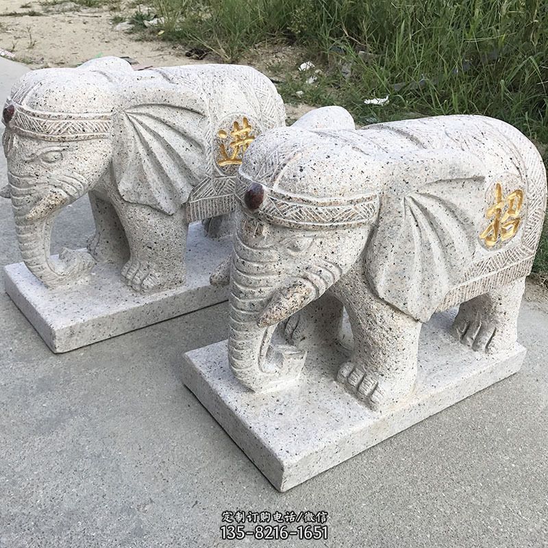寺庙门口大象石雕
