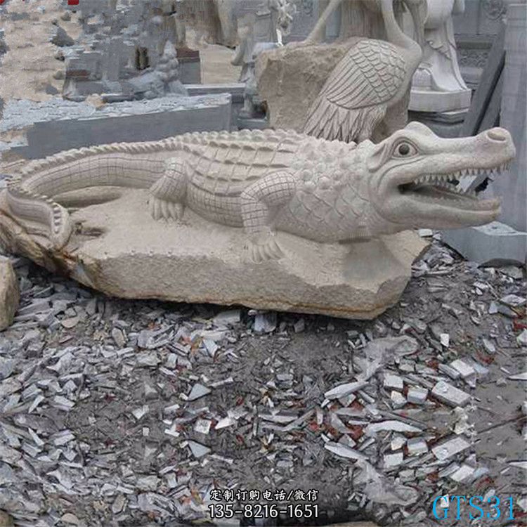 鳄鱼黄沙岩动物石雕图片