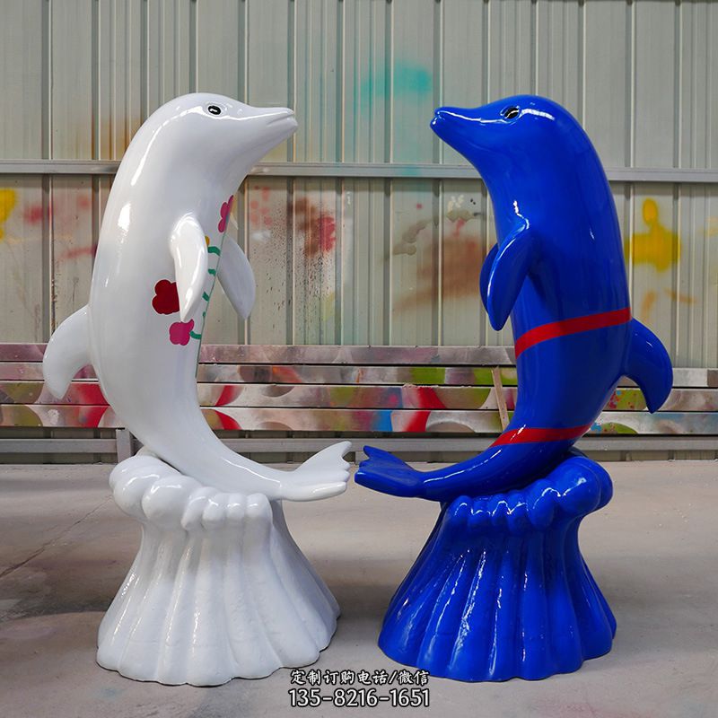 冲浪海豚卡通动物雕塑
