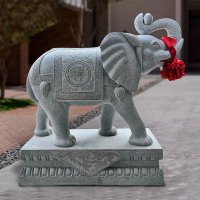 石雕大象的雕塑