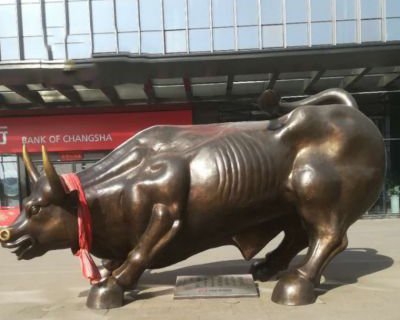 大型华尔街铜牛雕塑