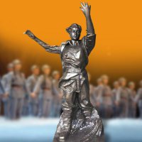 《黄河大合唱》创作者冼星海仿铜雕像