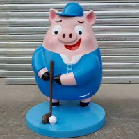 卡通商场美陈雕塑打高尔夫球的猪