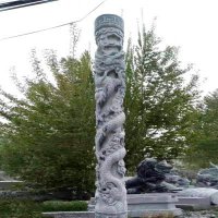 石雕盘龙柱雕刻