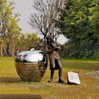 科学家牛顿公园景观雕塑