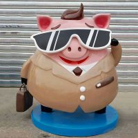 卡通美陈雕塑戴墨镜的猪