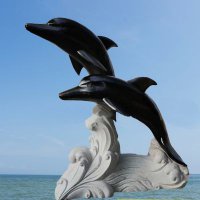 黑曜石海豚石雕