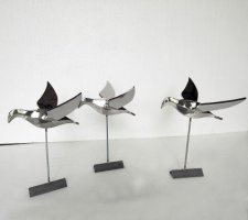 抽象的展翅鸽子不锈钢插件公园草坪草丛动物雕塑