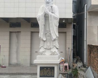 孔子雕像 学校