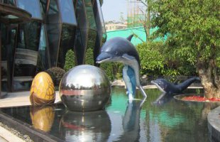 不锈钢海豚水景雕塑