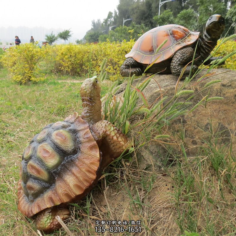 玻璃鋼烏龜園林草叢動物雕塑擺件