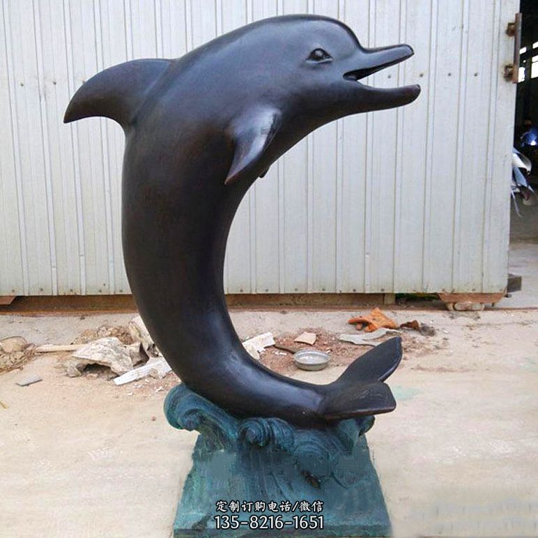 超凡风采，铜雕海豚雕塑；