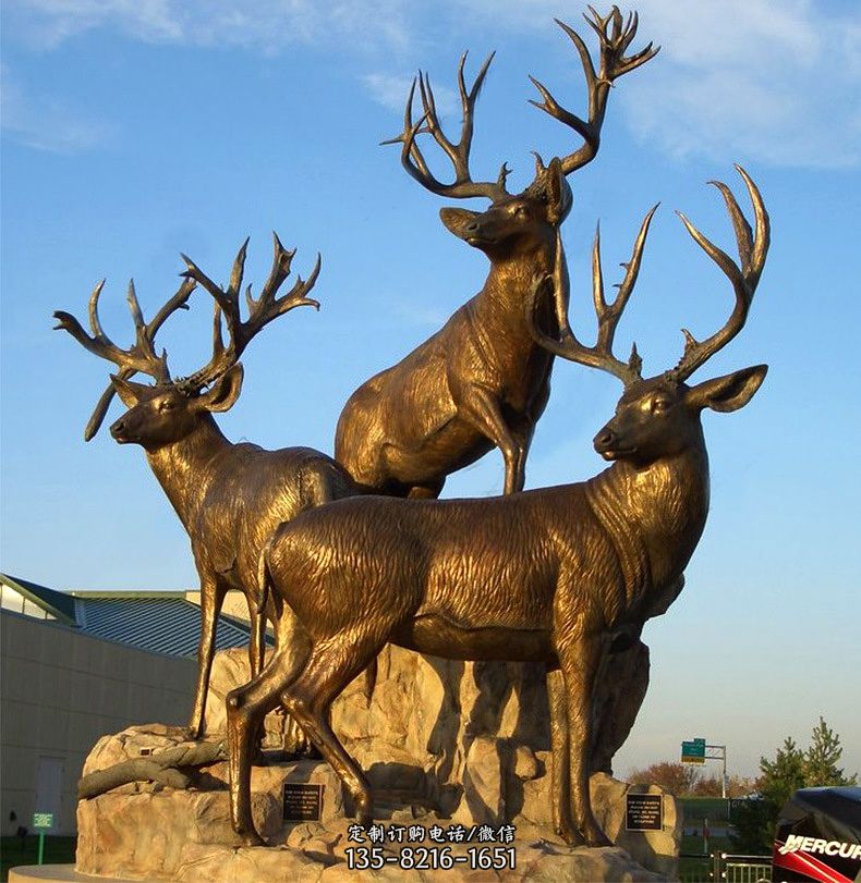 三鹿登高鹿景观铜雕