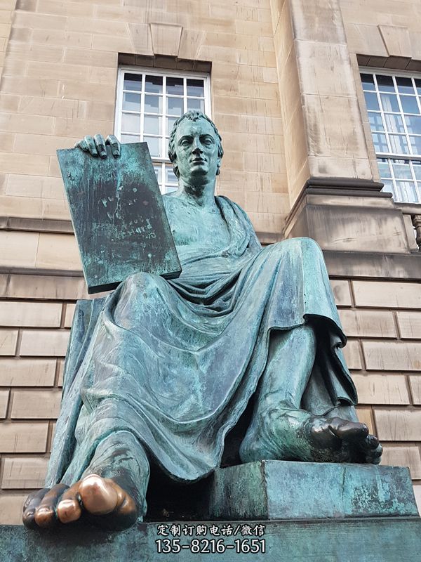 世界名人苏格兰哲学家大卫·休谟铜雕塑