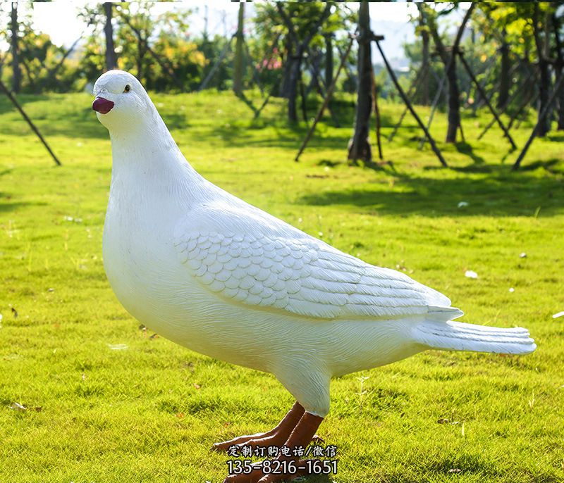 大連英雄紀念公園少女和平鴿雕塑