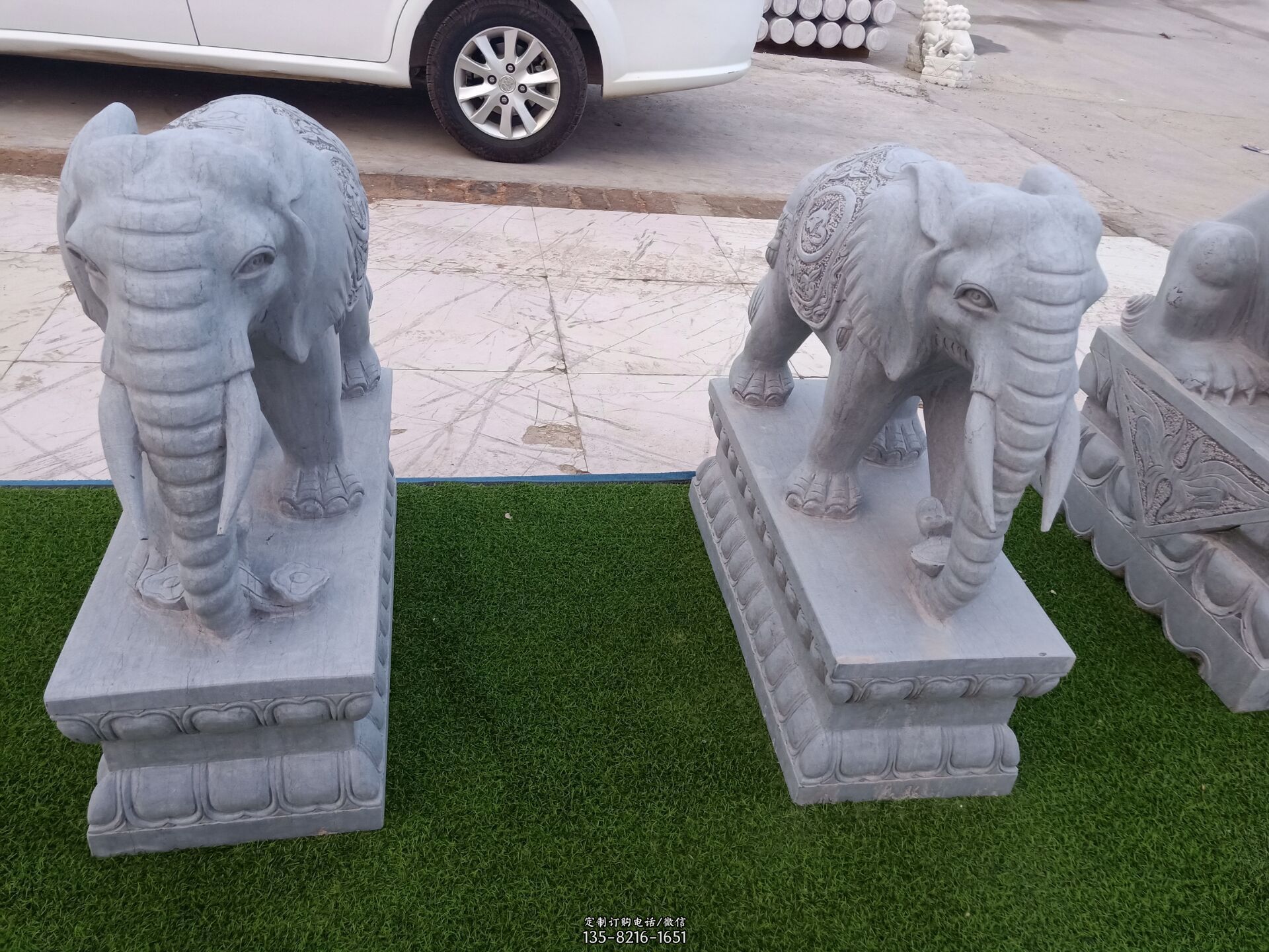 小石雕大象-景区园林名人大象之西部歌王王洛宾铜雕塑像
