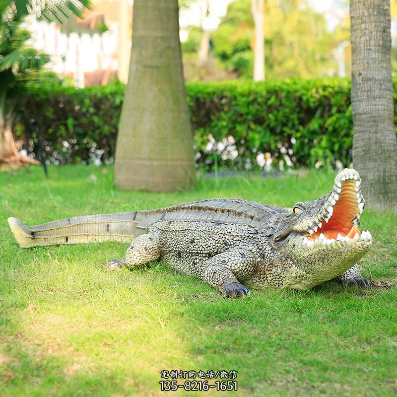 玻璃鋼雕塑戶外園林景觀裝飾仿真動物鱷魚擺件