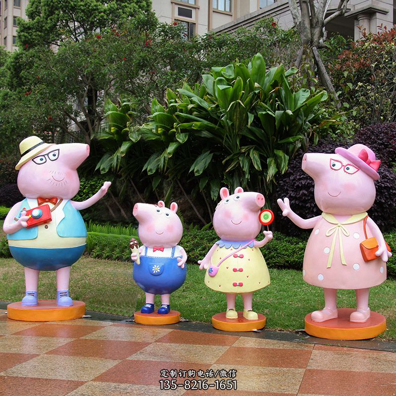 小猪佩奇一家人雕塑
