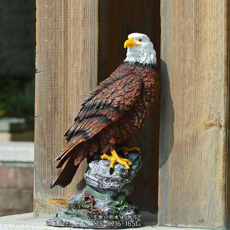 玻璃鋼仿真動物老鷹雕塑