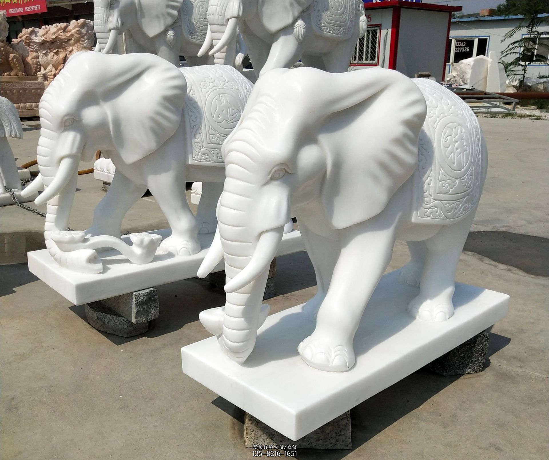 石雕大象背瓶-清明上坟大象的石雕