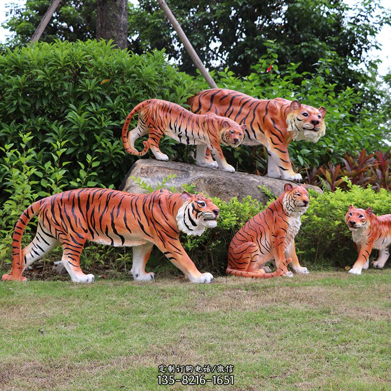 仿真老虎雕塑-公園園林玻璃鋼動物擺件