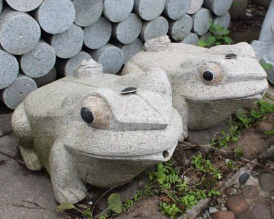 石雕青蛙喷水雕塑