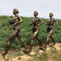 玻璃钢仿铜跑步女人雕塑
