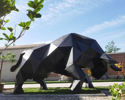 抽象华尔街牛大型玻璃钢块面动物雕塑