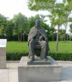 爱迪生坐姿雕塑-公园铸铜世界名人世纪伟人雕像