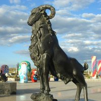 公园广场登高山羊动物铜雕塑摆件