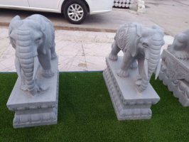 小石雕大象-景区园林名人大象之西部歌王王洛宾铜雕塑像