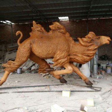 奔跑的骆驼仿真雕塑