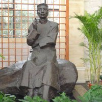 公园园林历史名人鲁迅铜雕像