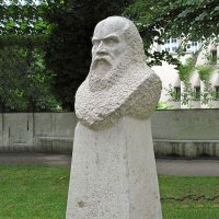伽利略肖像石雕头像