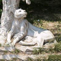 大理石金钱豹雕塑-公园草坪情景动物雕塑