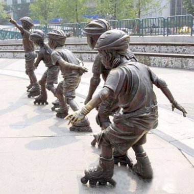 小孩滑旱冰广场运动主题雕塑