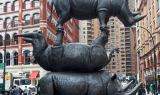 仿真犀牛景观铜雕-城市街道创意动物景观