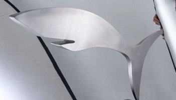 不锈钢抽象鲨鱼动物雕塑