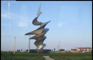 城市不锈钢抽象龙卷风雕塑