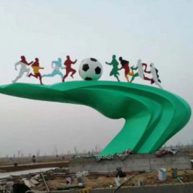 广场大型不锈钢踢足球运动雕塑