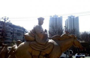 骑马的唐僧人物铜雕