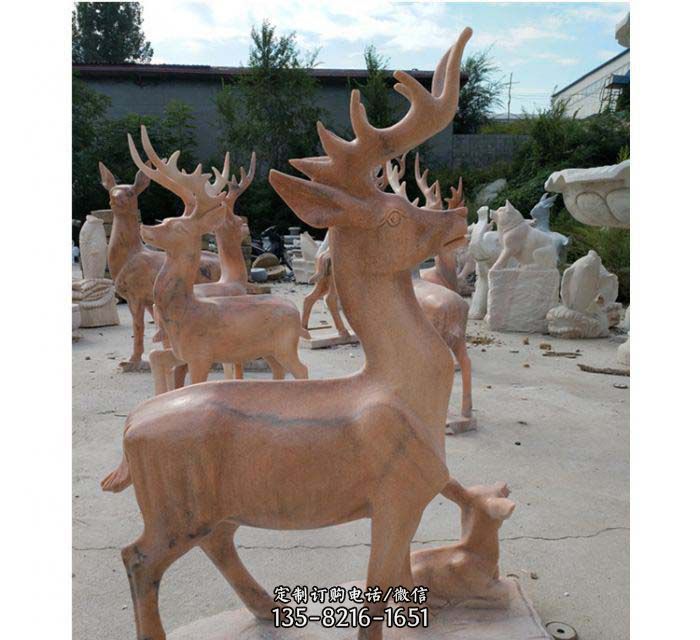 晚霞红驯鹿动物公园石雕图片