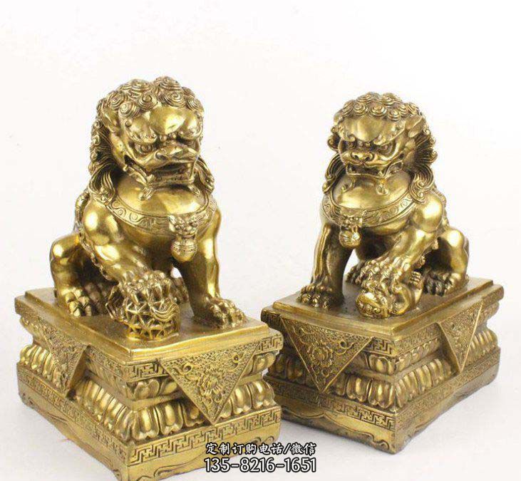 中国传统狮子铜雕