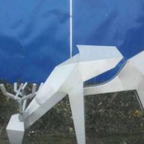 不锈钢不规则梅花鹿公园景观雕塑
