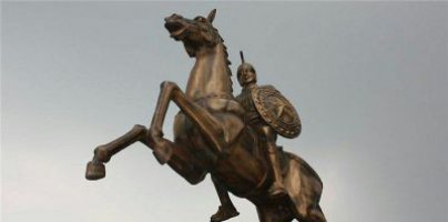 古罗马骑马战士铜雕