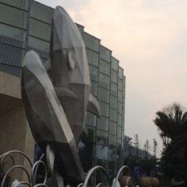 广场抽象海豚不锈钢雕塑