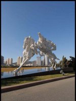 不锈钢抽象人物骑马雕塑