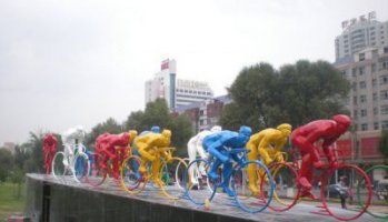 不锈钢自行车赛车雕塑