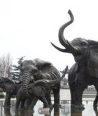 广场仿真大象玻璃钢动物雕塑